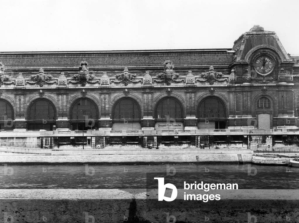 Orsay station in Paris, former station of the Compagnie du Chemin de fer d'Orleans, Paris, 1898. Designed by French architect Victor Laloux (1850-1937).