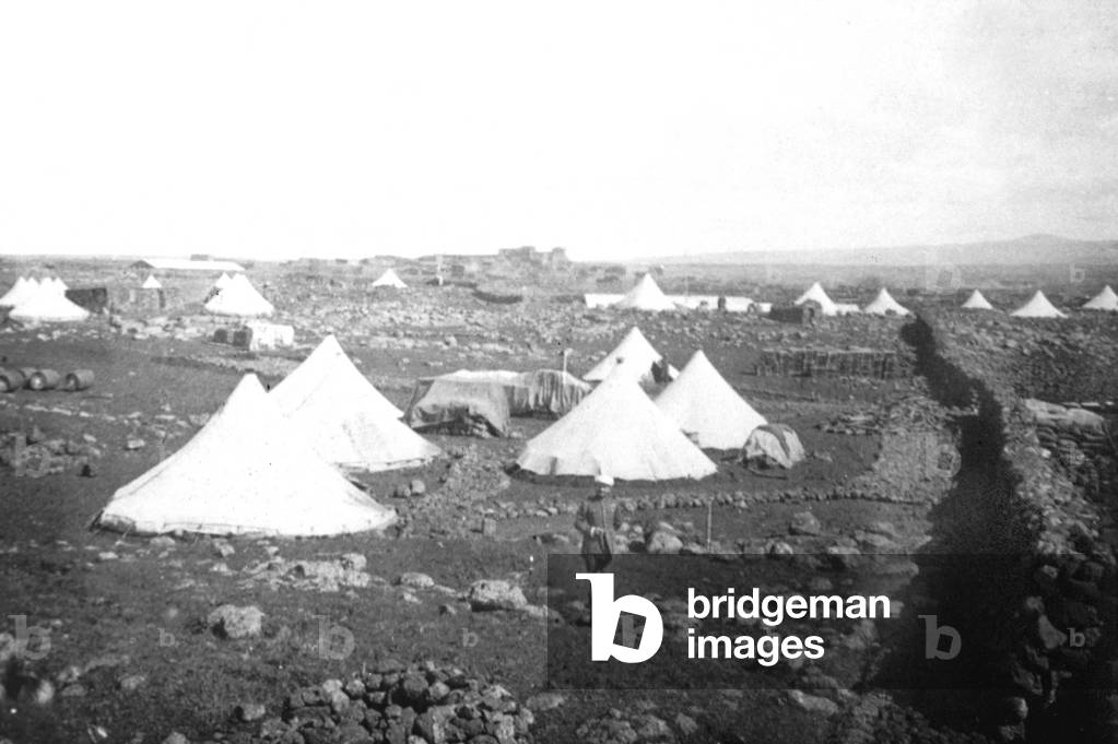 military camp on the border line of the Leja desert: it was taken to the Druzes, and they were chased away in 1927 - Syrie Syria guerre war