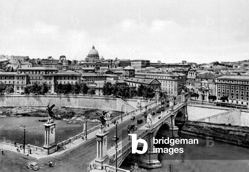 View of Roma : bridge (Ponte Sant'Angelo) over the river Tibre