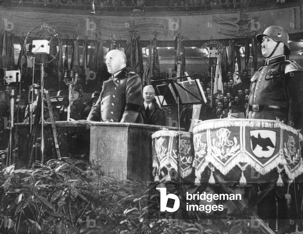 General Kurt von Schleicher (1882-1934) last chancellor of the Weimar republic pronouncing a speech 1933