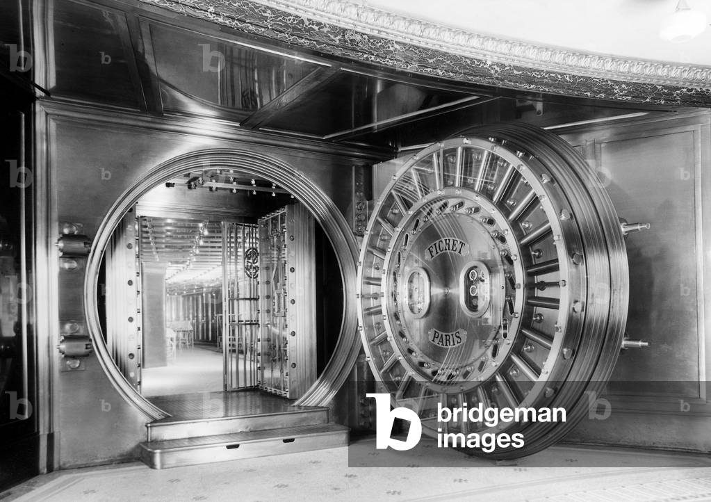 The safe (by Fichet) at the French bank 