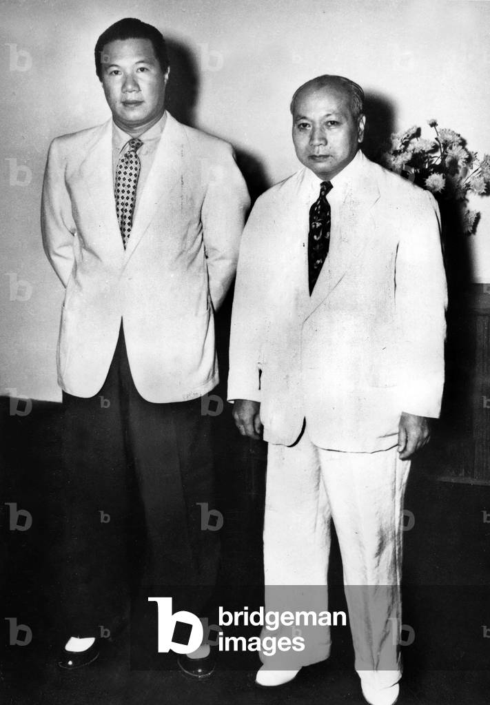 Former Emperor Bao Dai with general Nguyen Van Xuan president of Vietnam provisional central government in june 1948 at the time of the Along Bay agreements : independence of Vietnam