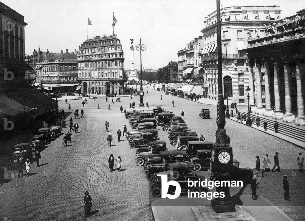 General View of the Comedy place, with the Girondine monument and the Big Theater in Bordeaux about 1920-1939