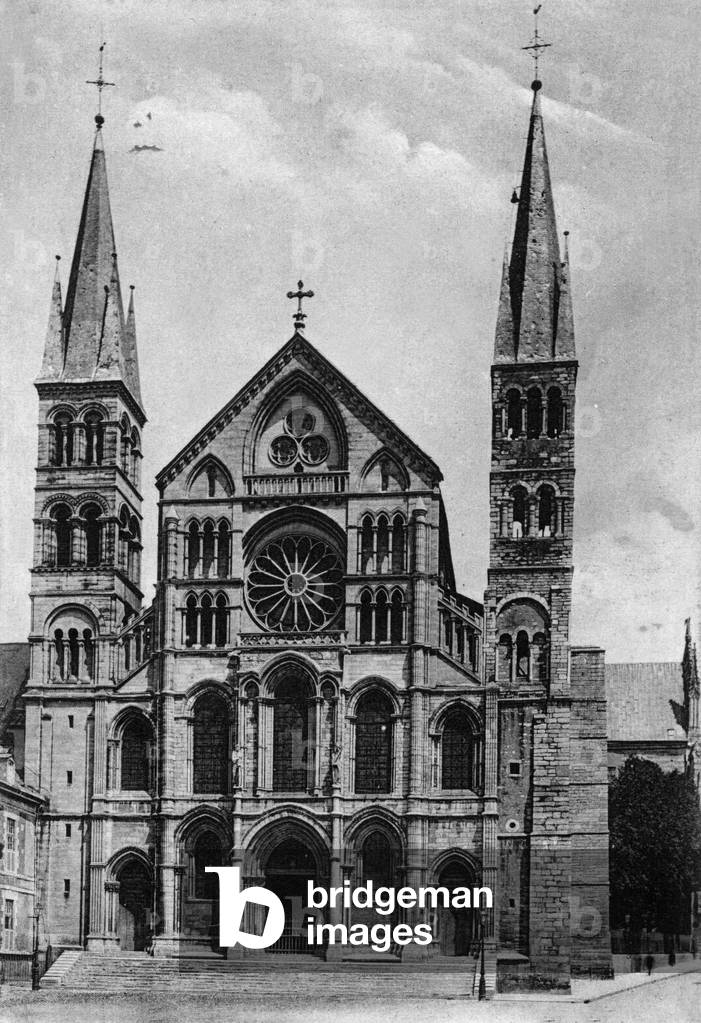 Saint remi church in Reims (France), postcard, c. 1910