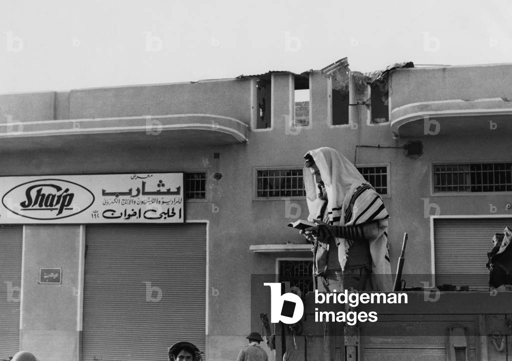 Morning prayer in Gaza during Six days war on june 7, 1967