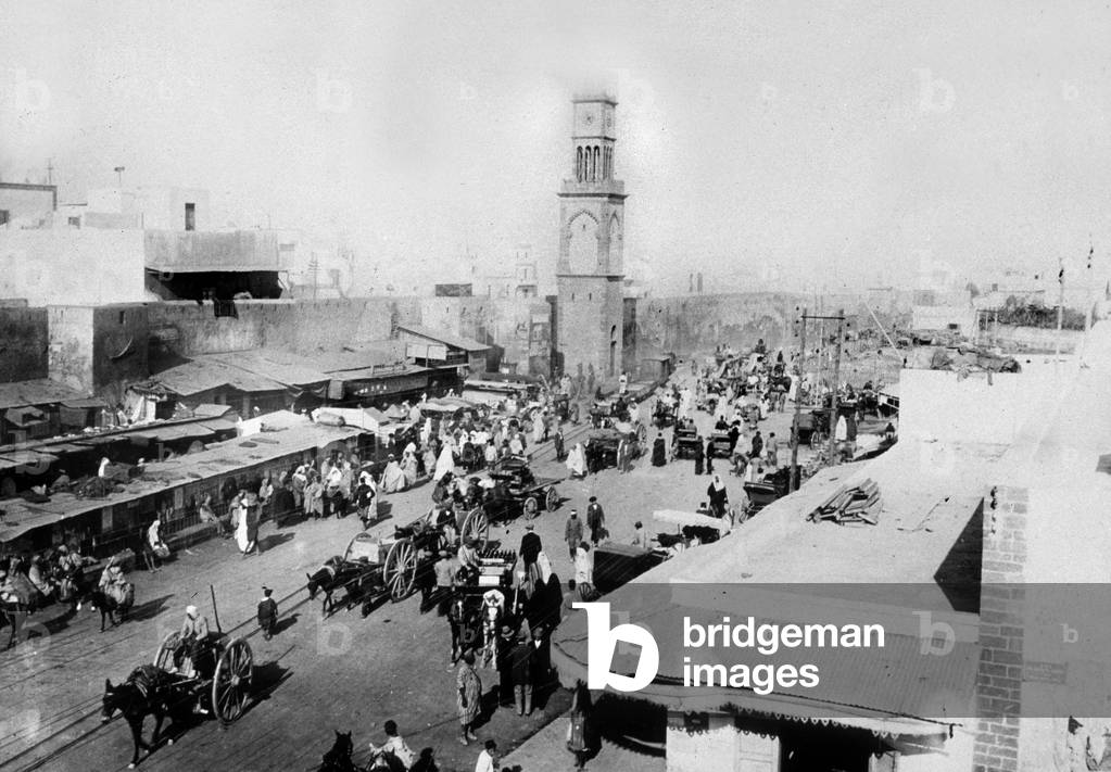 Stret scene in Algiers, c. 1910