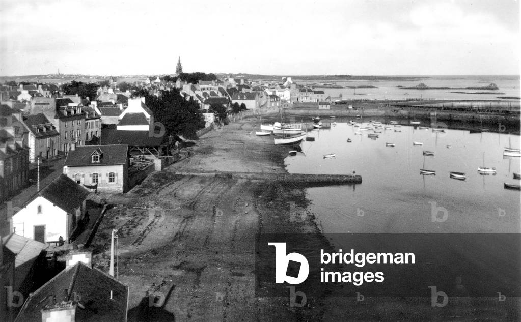 Generale View of the breton harbour in Roscoff about 1900 1920