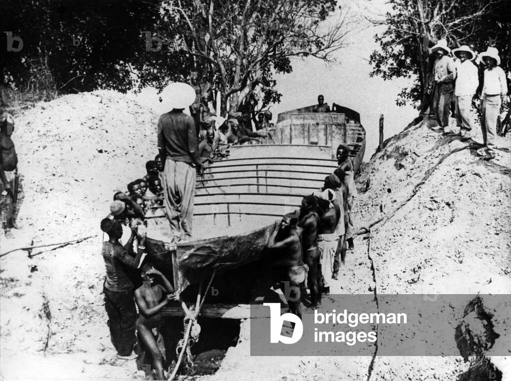 Mission of Jean-Baptiste Marchand (Congo Nile mission) 1896 - 1899 : the hull of the steamer Faidherbe