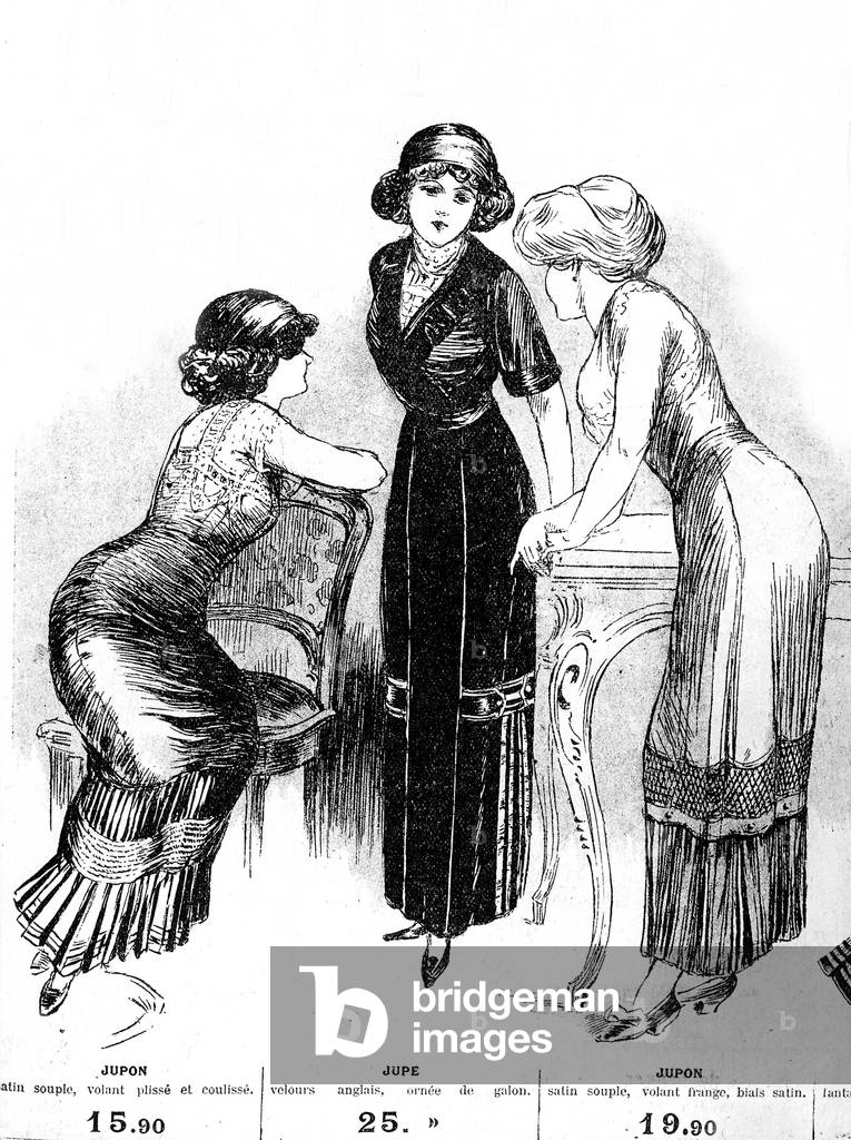 women's fashion engraving in Paris in 1910