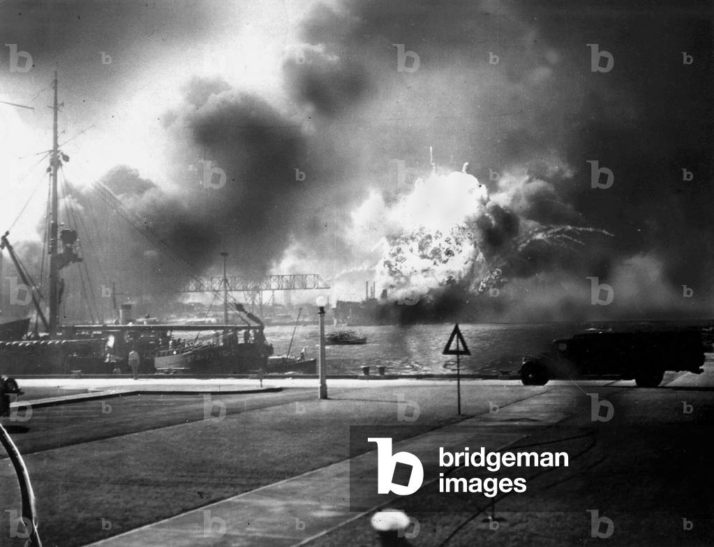 Japanese attack on Pearl Harbor (Hawai) december 7, 1941 : start of war of the Pacific