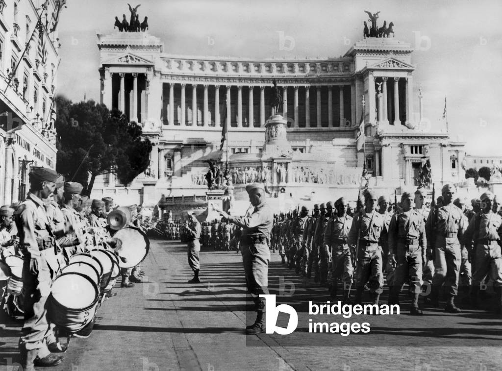 moroccan artillerymen in Rome, june 1944 during the Italy campaign of French expeditionary