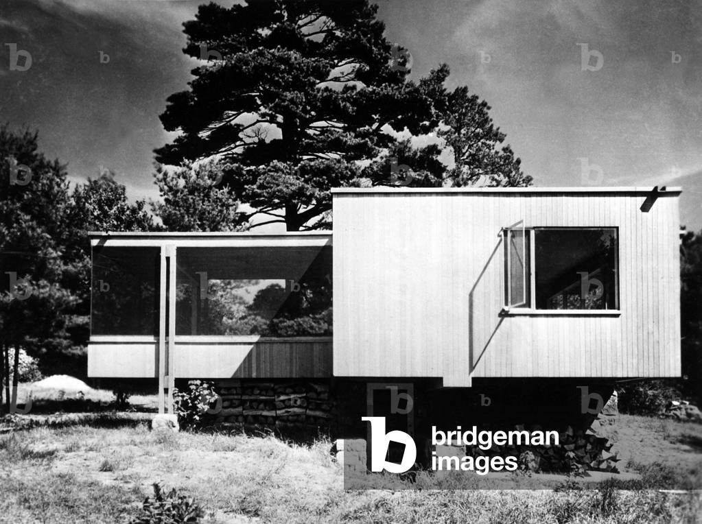 Chamberlain House in Wayland (Massachusetts) built by Walter Gropius and Marcel Breuer 1940 (Bauhaus style)