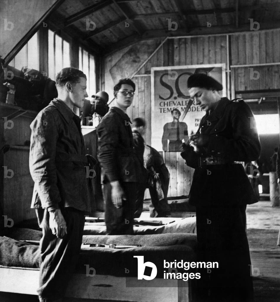 French armed militia : ispection by the leader on march 16, 1944