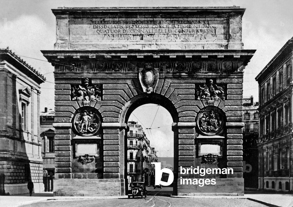 Montpellier (France) : triumphal arch (1692) postcard c. 1940