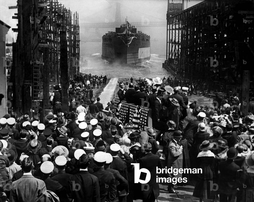 launching in 1917 of a battleship 
