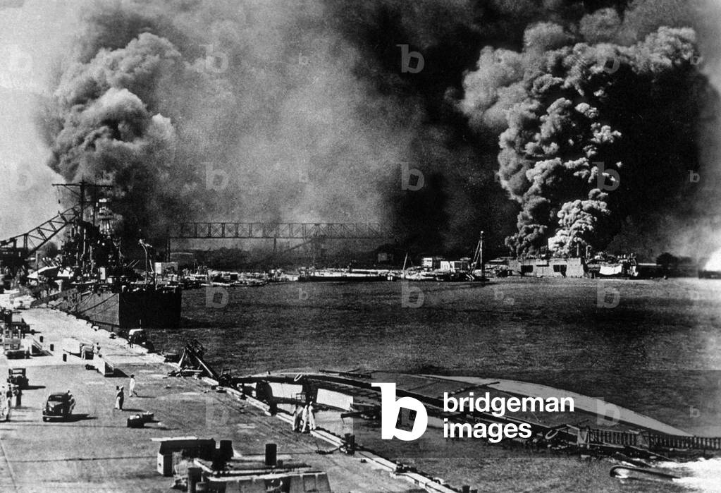 The cruiser warship Helena hit twice by japanese torpedos during Pearl Harbour (Hawai) attack on december 7-8, 1941, photo NARA