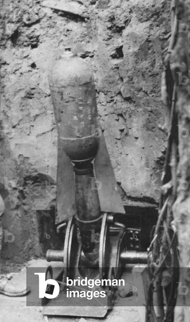 Cannon gun in the trenches, ww1