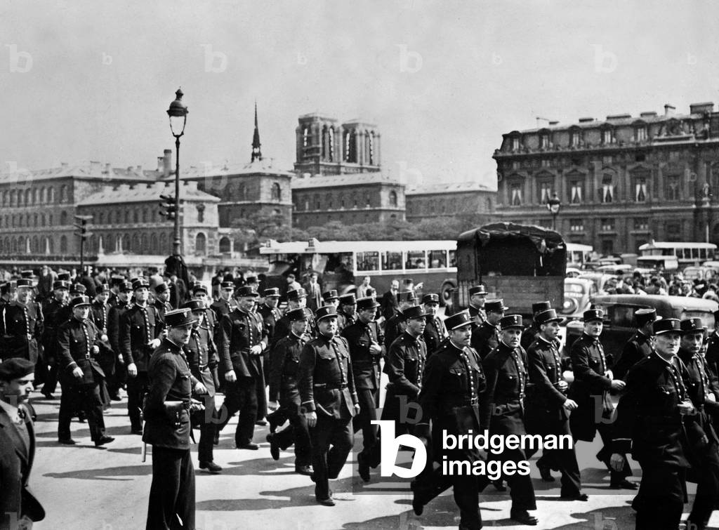 May 1946, policemen of Paris demonstration against insufficiency of their salary