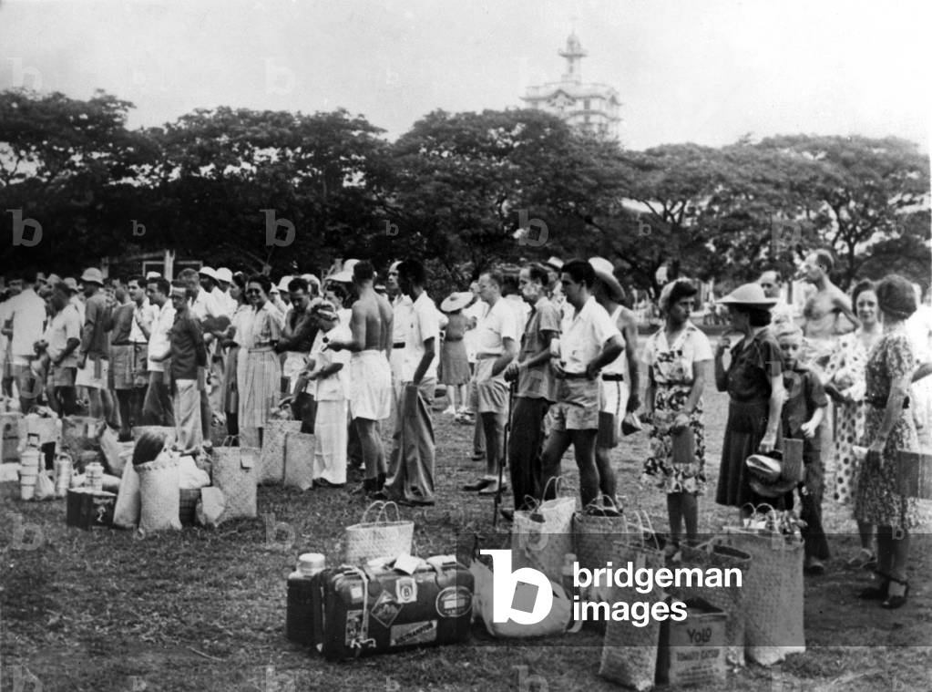 War in the Pacific : American civilian prisoners in a camp in Saint Thomas (Philippines) 1941-1942