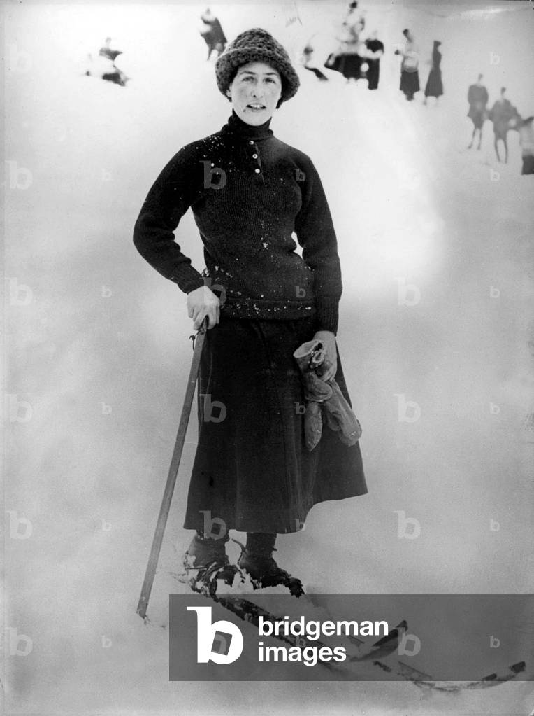 Woman skying c. 1900