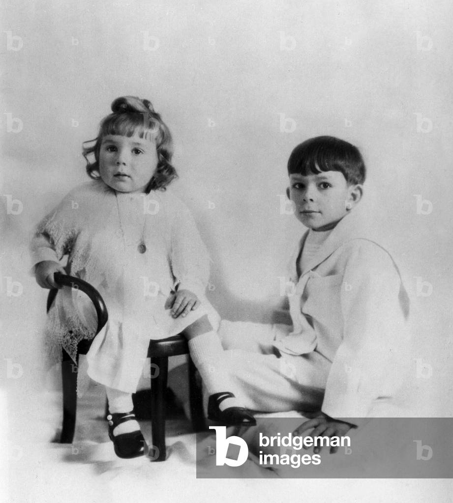 Roger Grenier when child with his sister Odette in Pau 1926