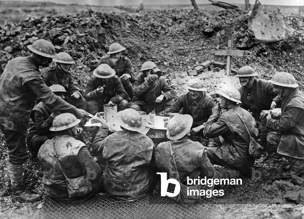 English soldiers during their Christmas meal in Beaumont-Hamel (Somme, Picardy, France), december 26, 1916