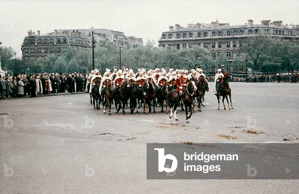 parade of the algerian Spahis in Paris c.1958 (probably for commemoration of 40th anniversary of Armistice, at the time of DeGaulle's government during war in Algeria)