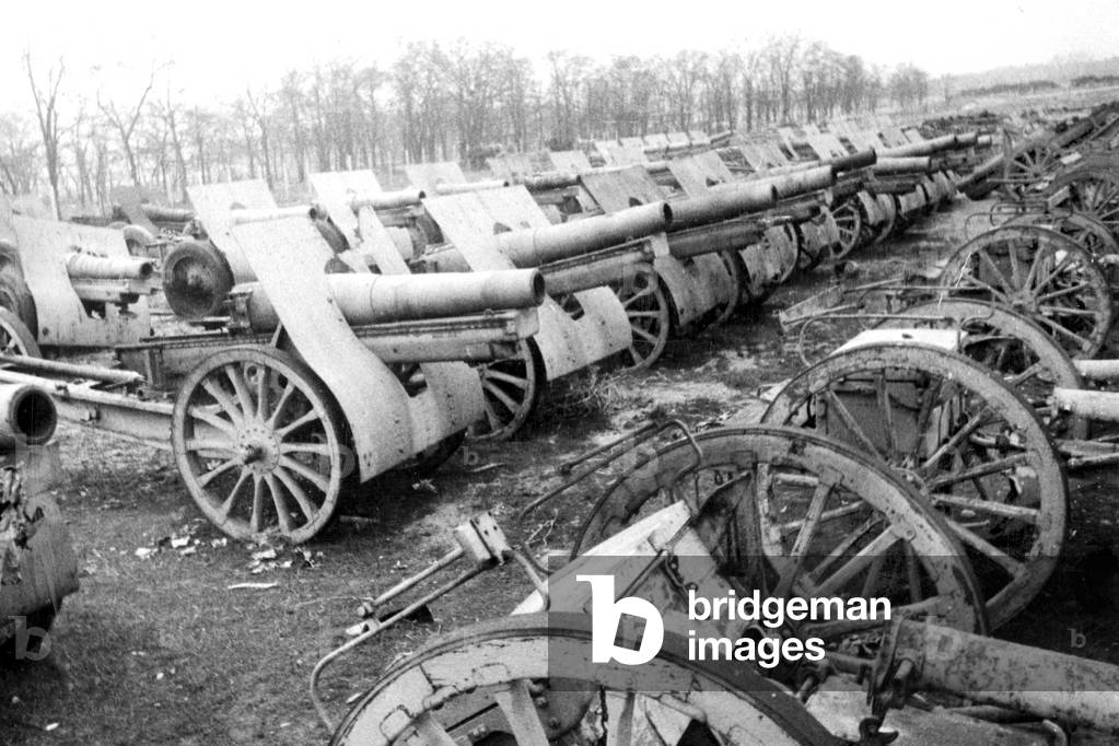 Cannon guns seized at Kustrin, Germany during ww2