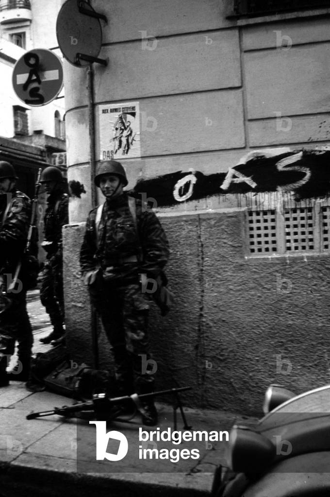 in Bab el Oued, Algeria, graffitti of the OAS (terrorist organization opposed to Algerian independence) march 25, 1962