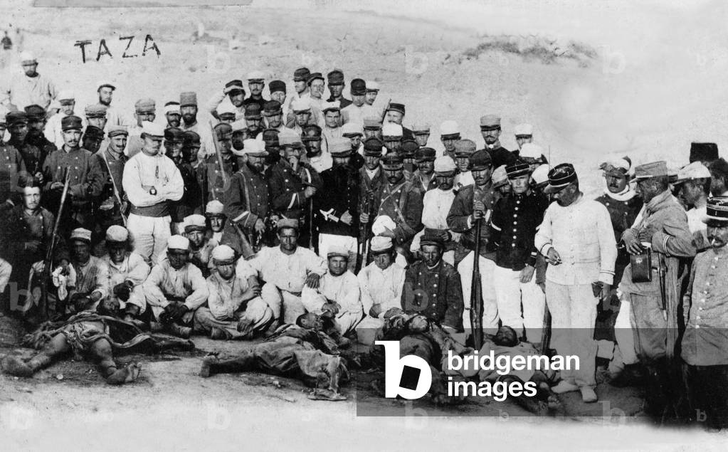 French soldiers in El Merada eastern Morocco with the bodies of moroccan soldiers dead during the battle march 16-17, 1912 French protectorate