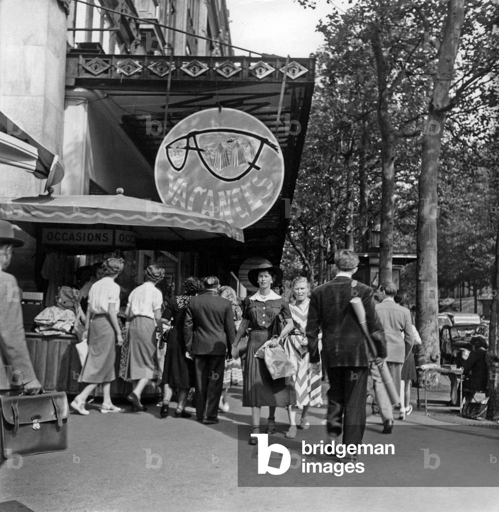 Daily life, Paris, c. 1947 : stores