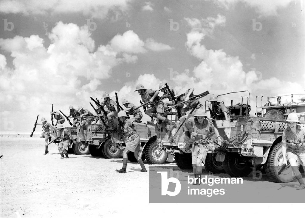 Weygand's Army ( French general minister of war in the Vichy government commandant in chief of Africa since september 1940 until american-landings in 1942) : motorized unity in the desert in Algeria october 17, 1940