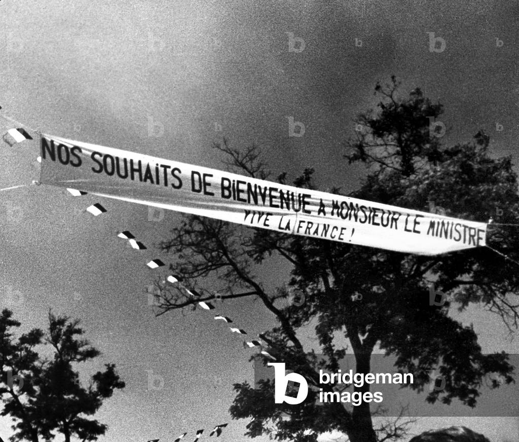 Banner to received the Official visit of Francois Mitterrand, Interior minister (1954-1955) in october 19-23, 1954, in Algeria