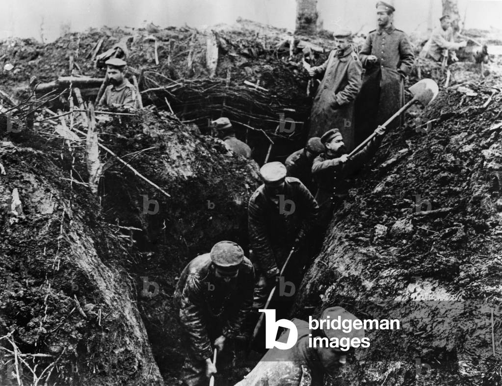 Geman soldiers diging a trench in Argonne, France, november 1915