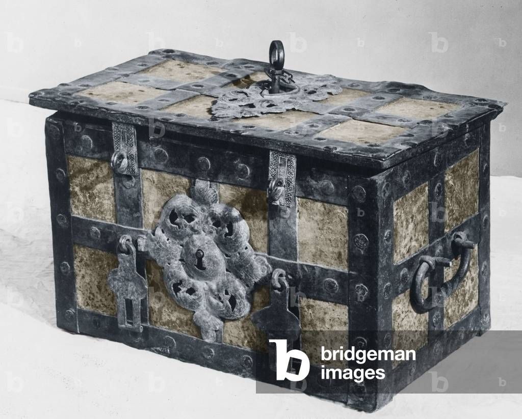 corsair chest made with wood and wrought iron, 17th century