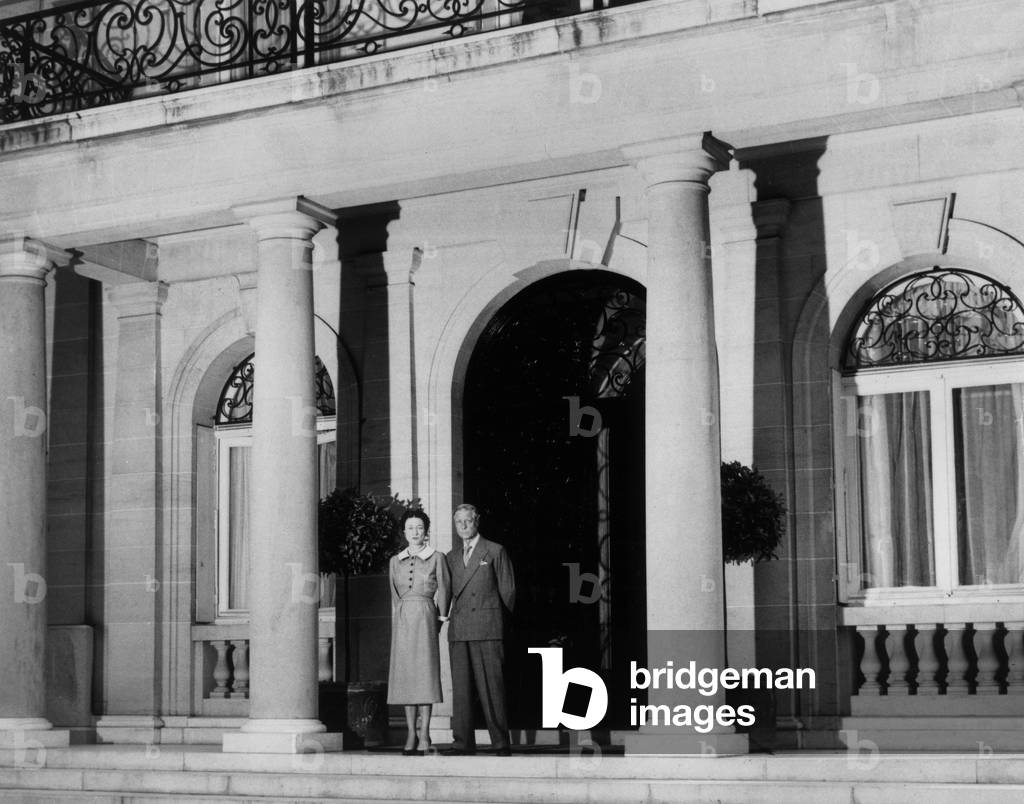 duke Edward of Windsor (former king of England Edward VIII) and his wife the duchess of Windsor (Wallis Simpson) at their home in Bois de Boulogne (France) c. 1955