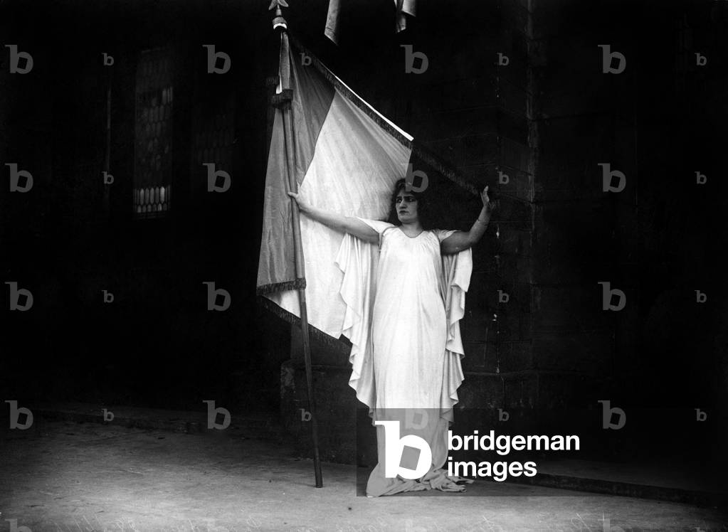 actress Madeleine Roch during the Three guards festival in Paris april 28, 1916