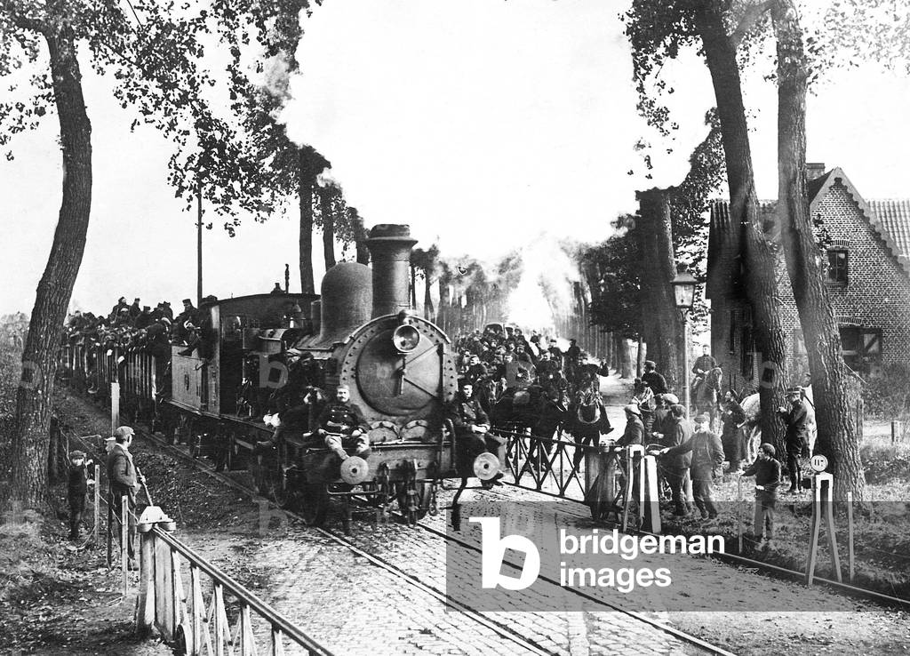 Belgian infantry leaving Antwerp by railway during the great war, 1914