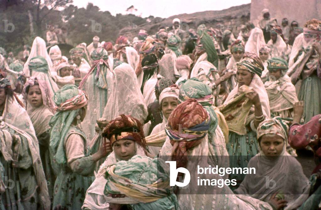 Kabylia, Algerie, 50's : women and children the day of the Ramadan