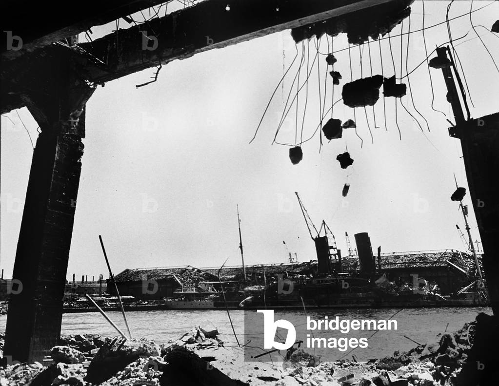 View of the harbour of Marseille, France, september 4, 1944 after the liberation of the city (august23,44) and the Allied bombings