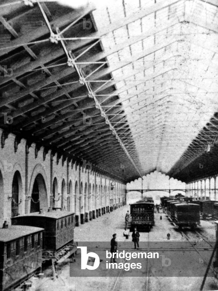 The railway wagons are parked in the station of Lyon inParis in 1860