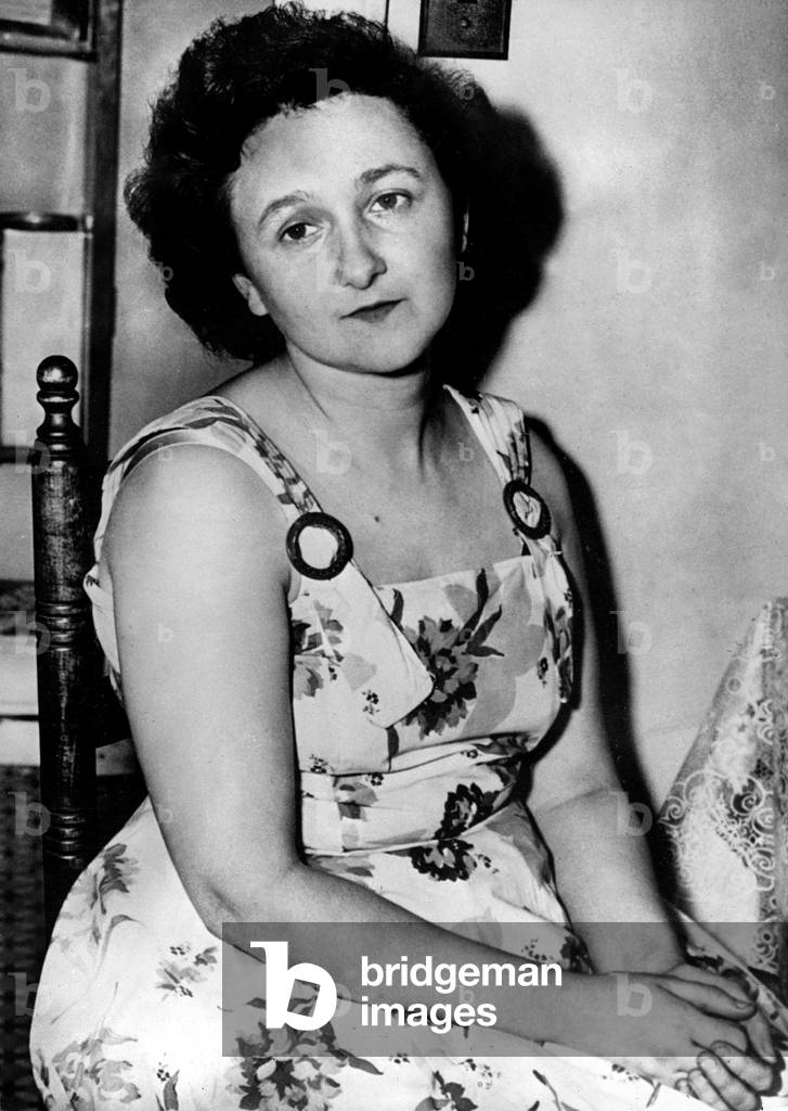 american accused of being a spy with her husbandJulius, they will be sentenced to death in 1953, here in 1950