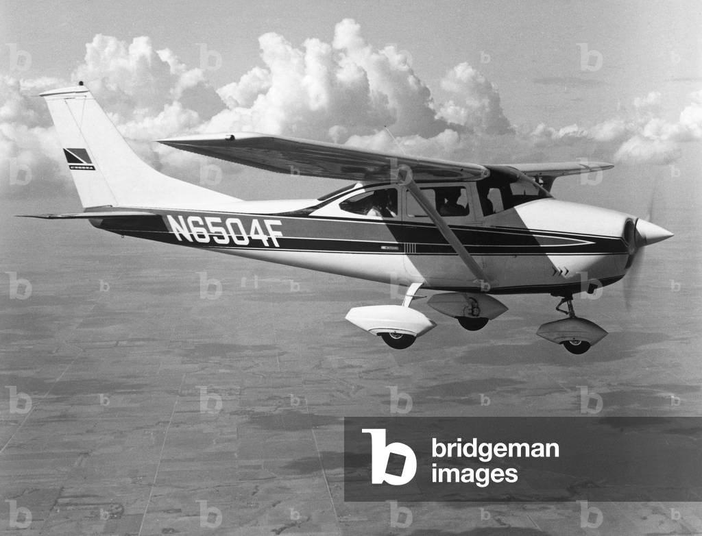 Cessna 182 Skylane plane (1956)
