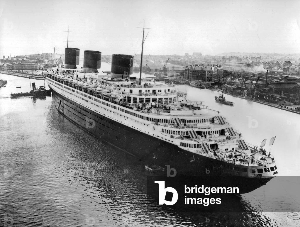 launching tests of liner Normandy (launched on october, 29 1932) of the Transatlantic Company in Saint-Nazaire France may, 1932