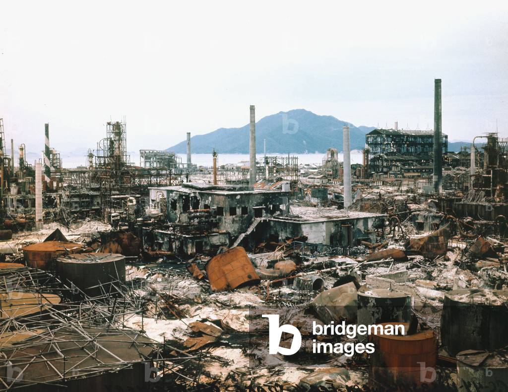 Bombings of oil refinery in Otake, Japan by americain airforce, mission on may 10, 1945 picture dating february 1946 by Lt Daniel McGovern for USSBS (United States Strategic Bombing Survey)