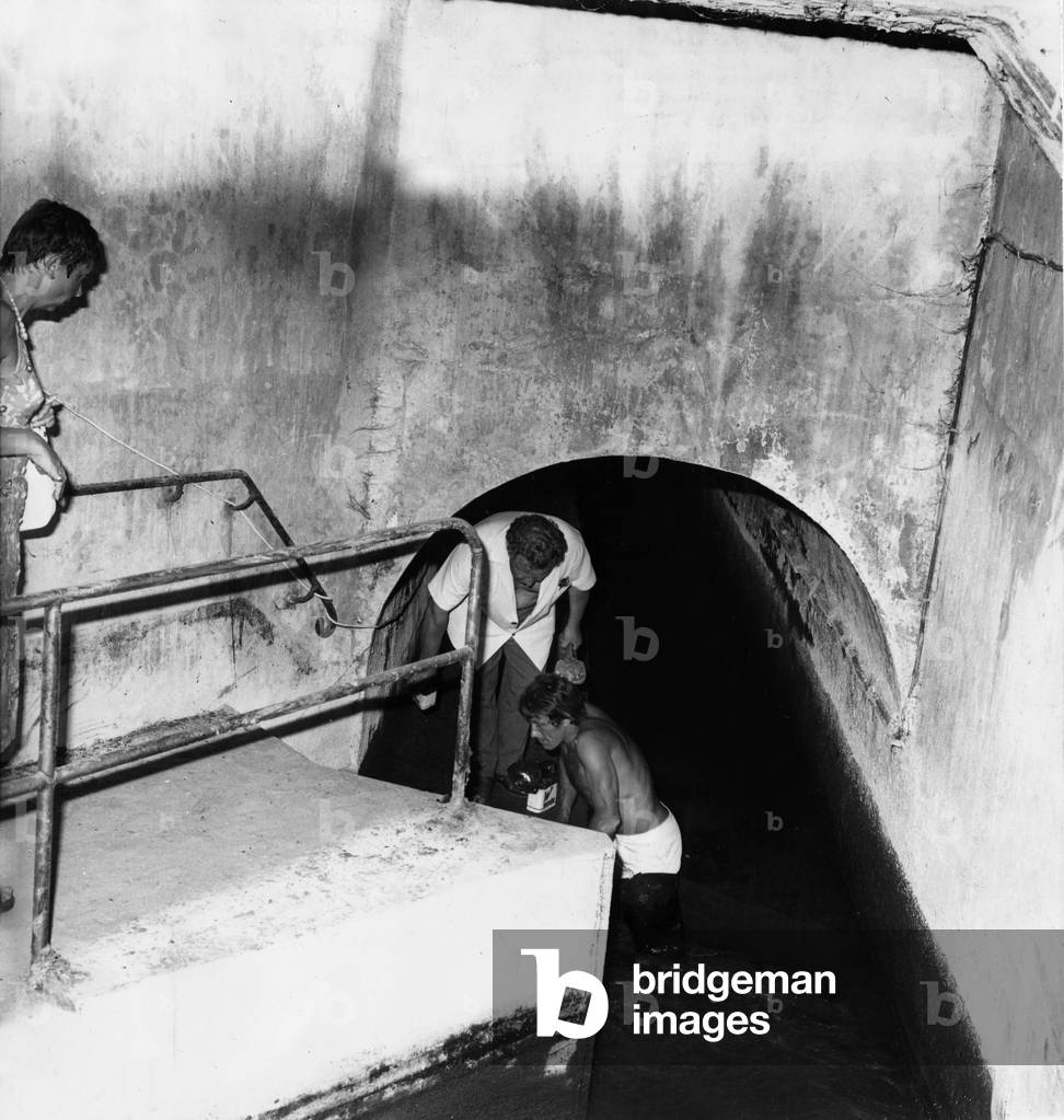 Sewage workers in Nice (France) on july 22, 1976 after burglary of a bank by a group of gangsters led by Spaggiari who passed by sewers 2 days ago