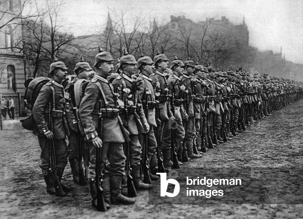 German infrantrymen newly fitted out before going to the front 1915