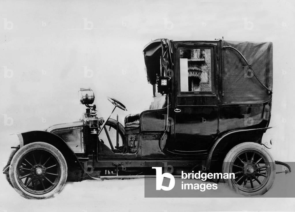 Landaulet cab in 1913 (it was among the requisitionned vehicles during the Marne cab operation in september 1914)