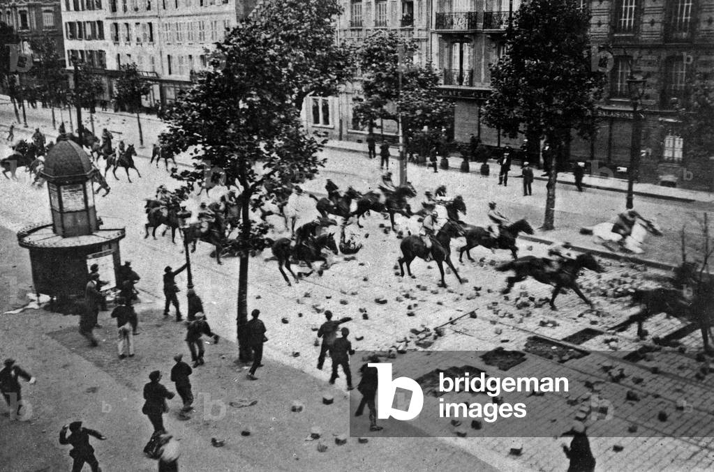 Strike of workers in Le Havre, France : riots between unemployed persons and police, 1922