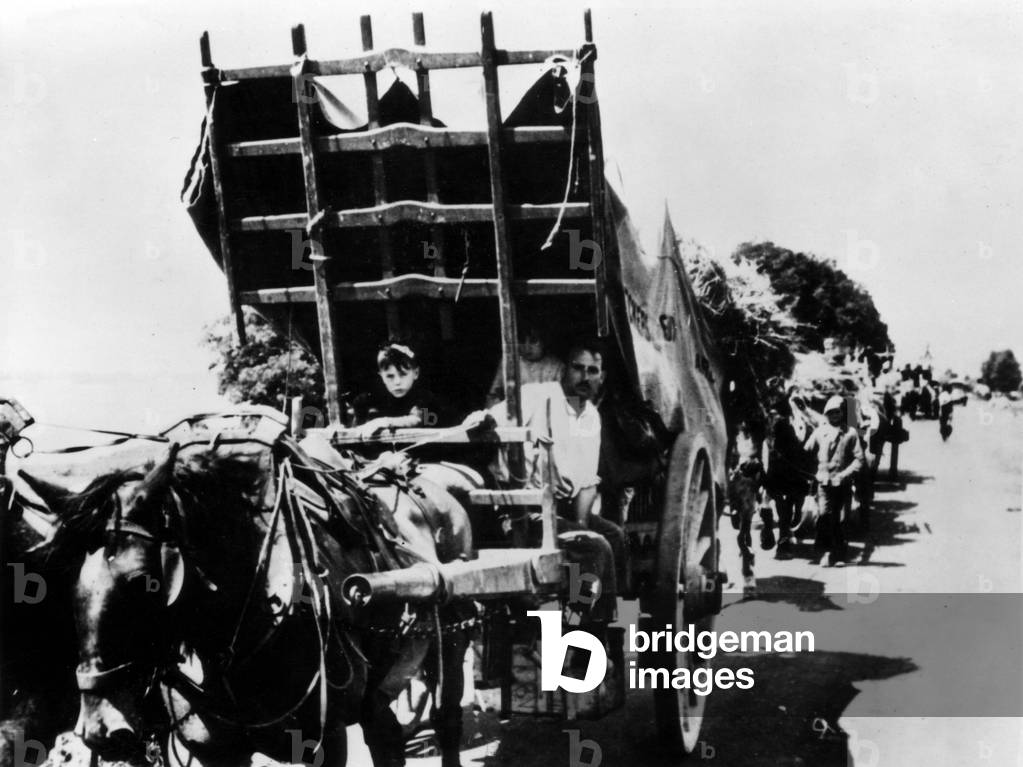 September 1939, evacuation of Alsace, France : Alsatians are evacuated from the red zone (between Rhine and Maginot Line)